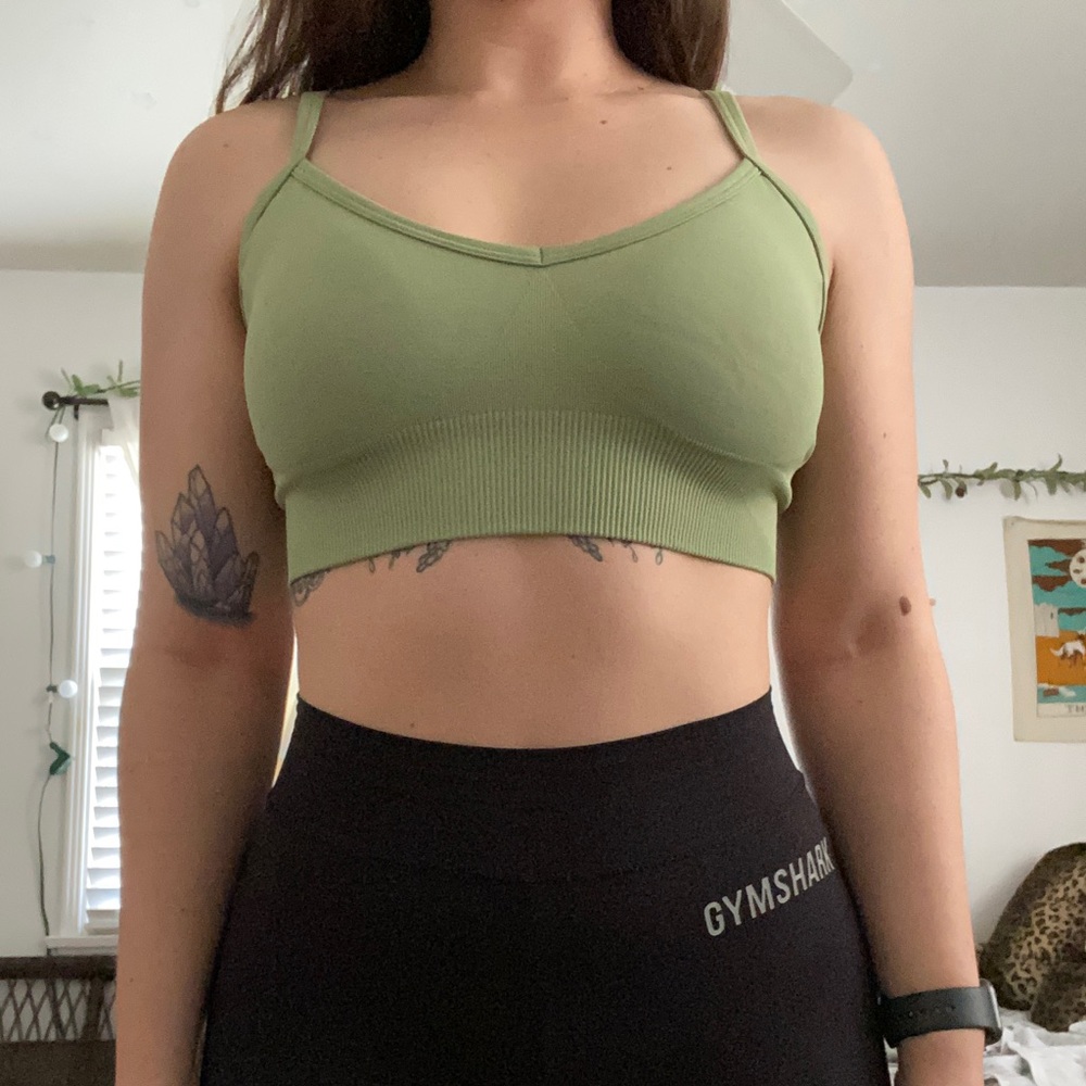 Ebb to Street Lululemon Green Sports Bra!